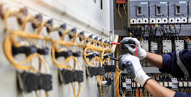 Professional Electrician technician working in Pecan Plantation, TX